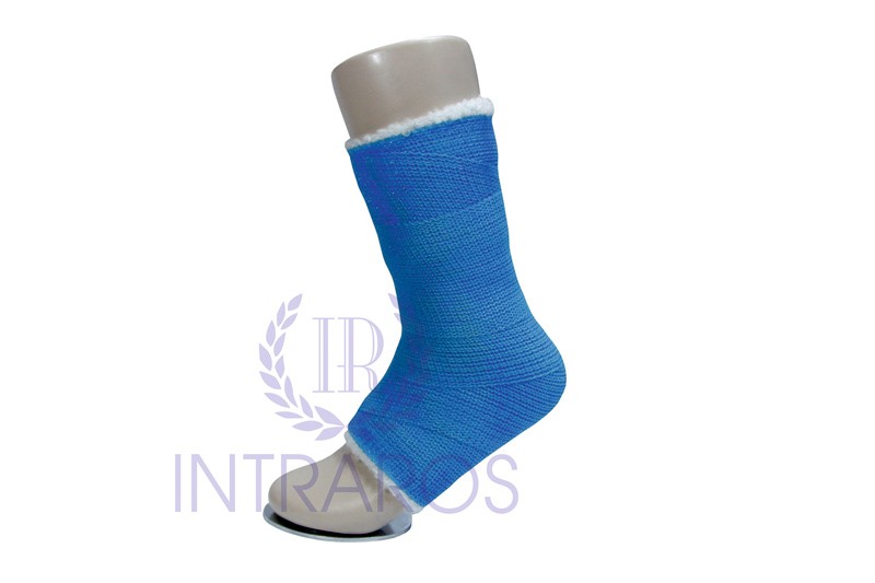 Полимерный бинт INTRARICH CAST 5см голубой на ноге